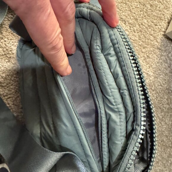 Mint green small cross body bag - Picture 3 of 4